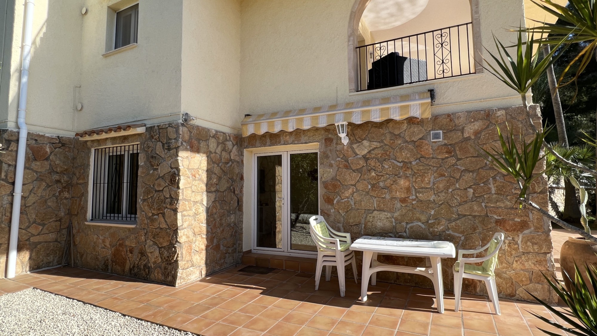  Chalet en venta directa con Plusvillas – C4103* – Villa con 6 dormitorios y 4 baños en Benissa Costa, (Costa Blanca), zona San Jaime 