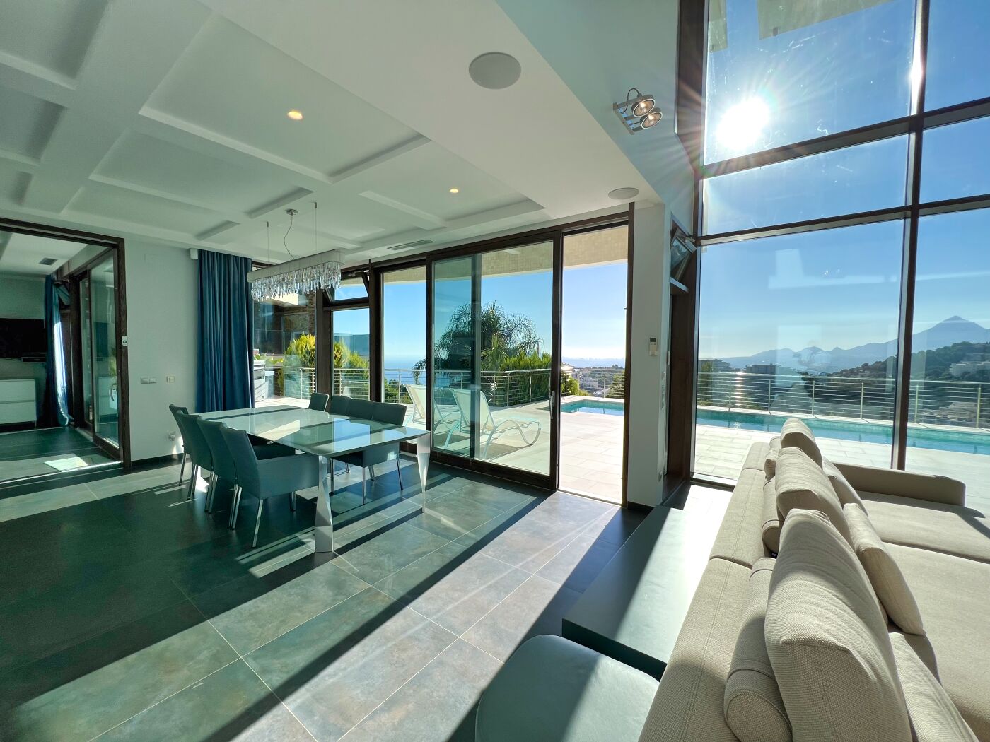  Chalet en venta directa con Plusvillas – C13031* – Villa con 5 dormitorios y 5 baños en Altea Hills, (Costa Blanca), zona Altea Hills 