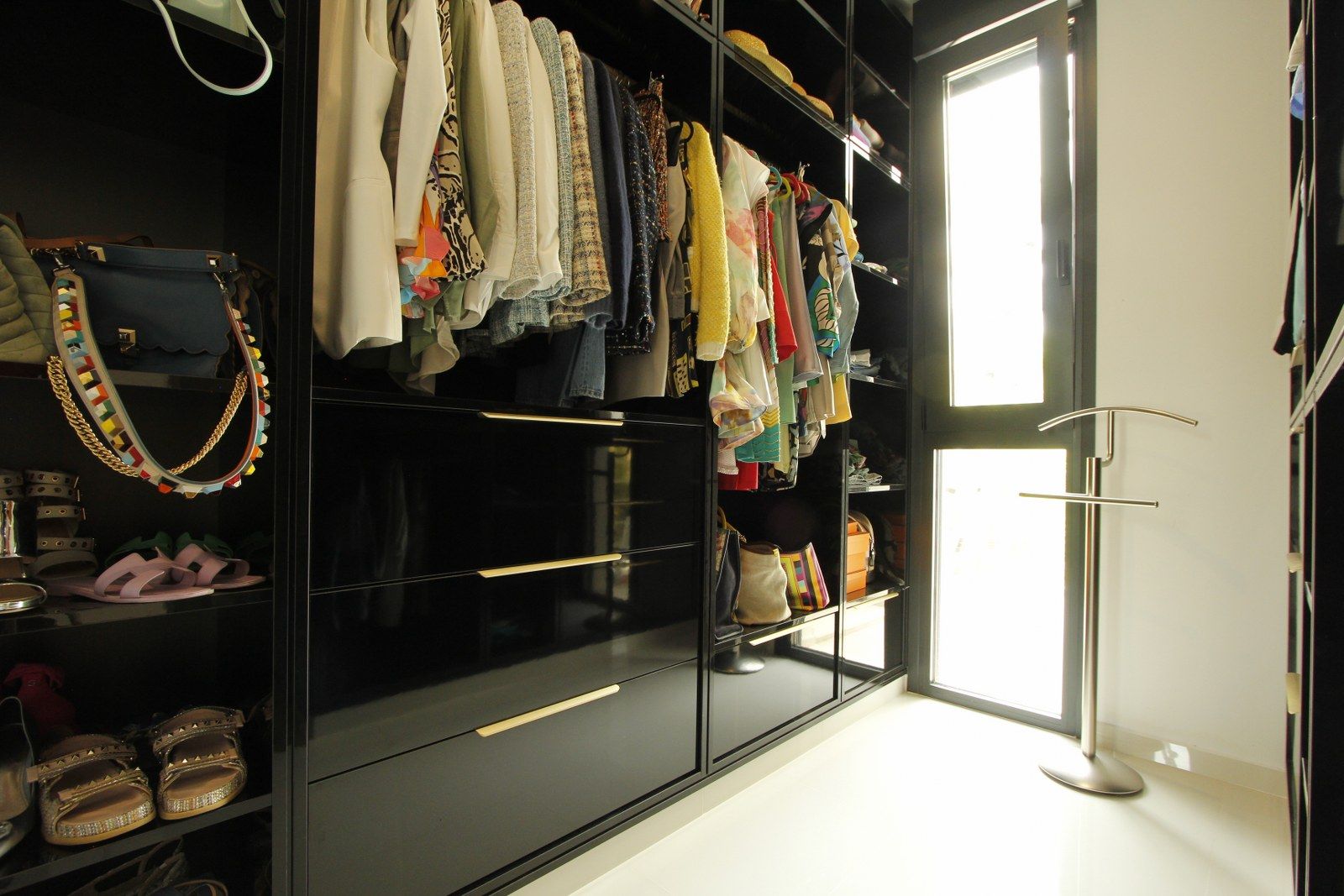  Chalet en venta directa con Plusvillas – C27025* – Villa con 5 dormitorios y 6 baños en Sierra Cortina, (Costa Blanca), zona Montroyal 