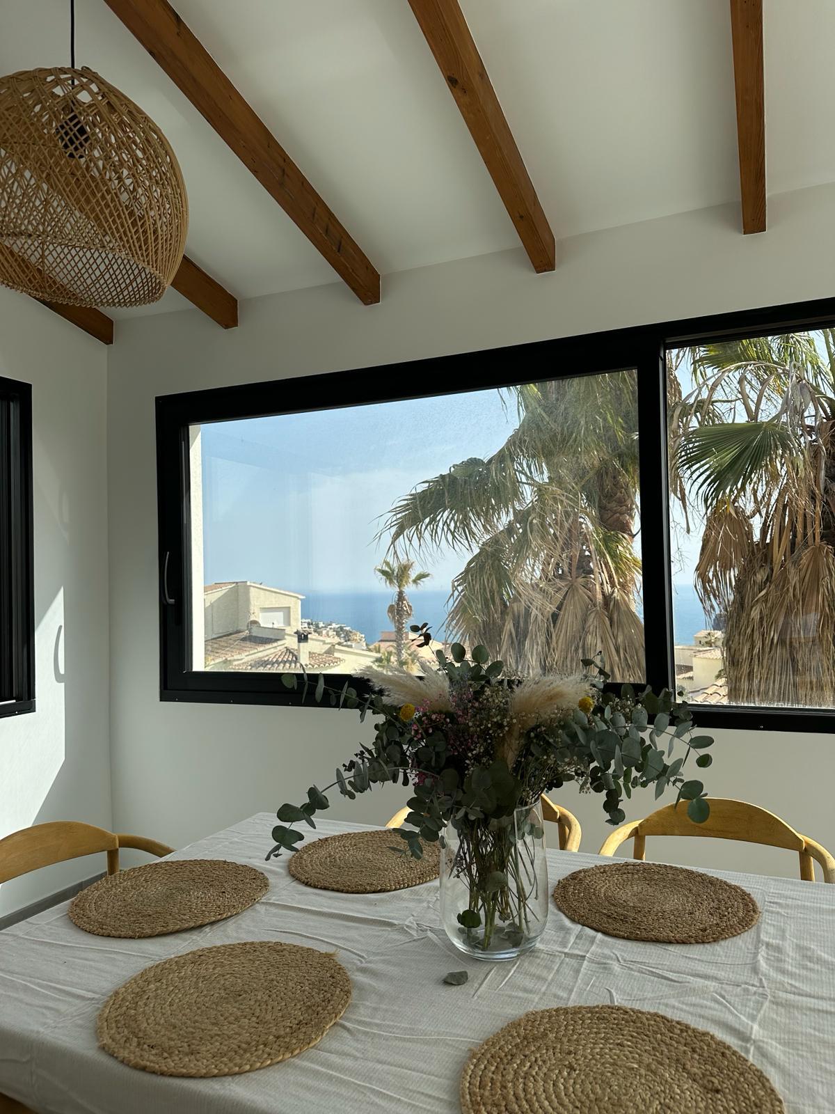  Chalet en venta con plusvillas -C121- Villas de 5 dormitorios en la Cumbre del sol con bonitas vistas al mar (Costa Blanca) 
