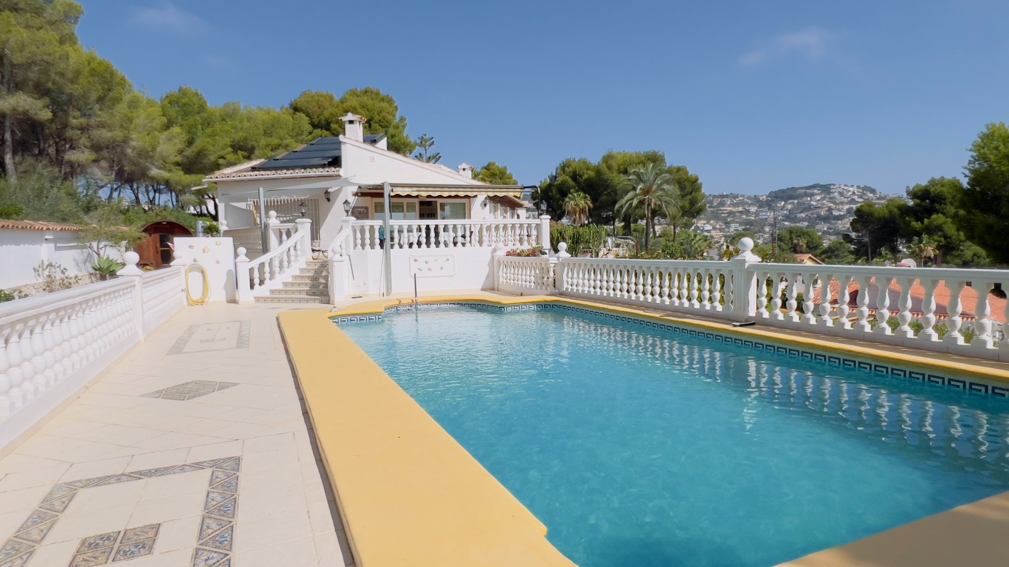  Chalet en venta directa con Plusvillas – C4163* – Villa con 3 dormitorios y 2 baños en Moraira, (Costa Blanca), zona Moravit 