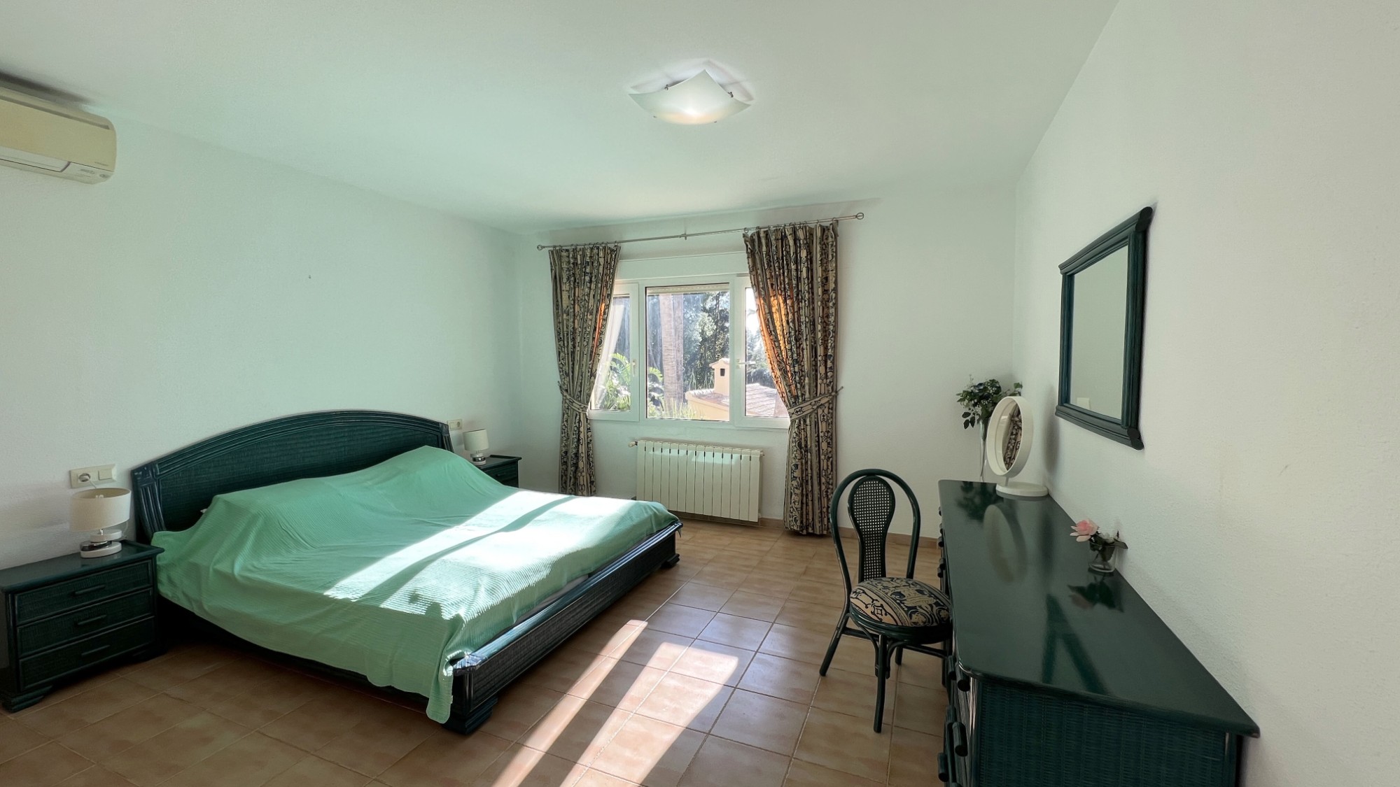  Chalet en venta directa con Plusvillas – C4103* – Villa con 6 dormitorios y 4 baños en Benissa Costa, (Costa Blanca), zona San Jaime 