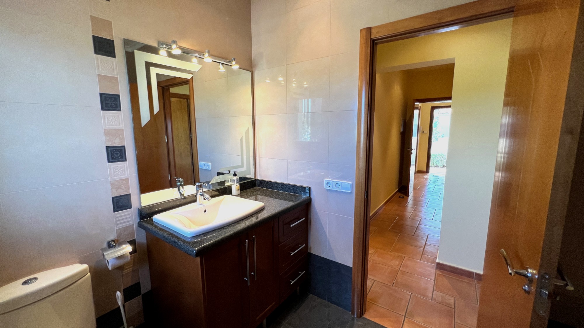  Chalet en venta directa con Plusvillas – C4166* – Villa con 6 dormitorios y 4 baños en Benissa Costa, (Costa Blanca), zona Baladrar 