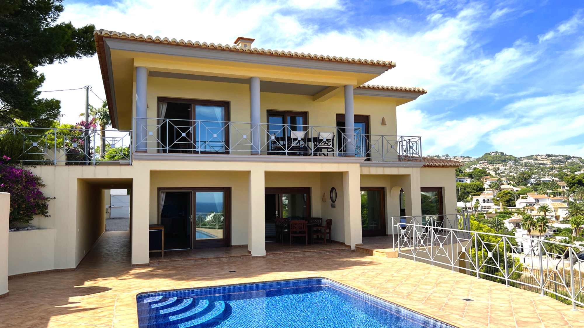  Chalet en venta directa con Plusvillas – C4166* – Villa con 6 dormitorios y 4 baños en Benissa Costa, (Costa Blanca), zona Baladrar 