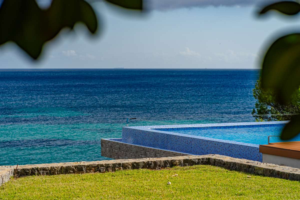  Chalet en venta directa con Plusvillas – C22035* – Villa con 5 dormitorios y 5 baños en Calpe, (Costa Blanca), zona Calpe 