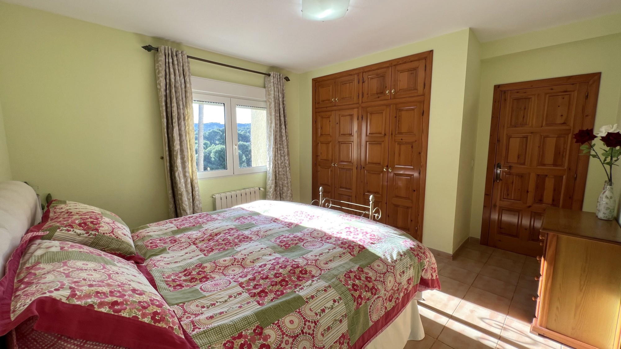  Chalet en venta directa con Plusvillas – C4103* – Villa con 6 dormitorios y 4 baños en Benissa Costa, (Costa Blanca), zona San Jaime 