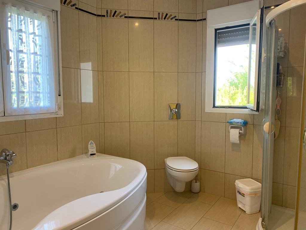  Chalet en venta directa con Plusvillas – C23048* – Villa con 4 dormitorios y 3 baños en Calpe, (Costa Blanca), zona Garduix 