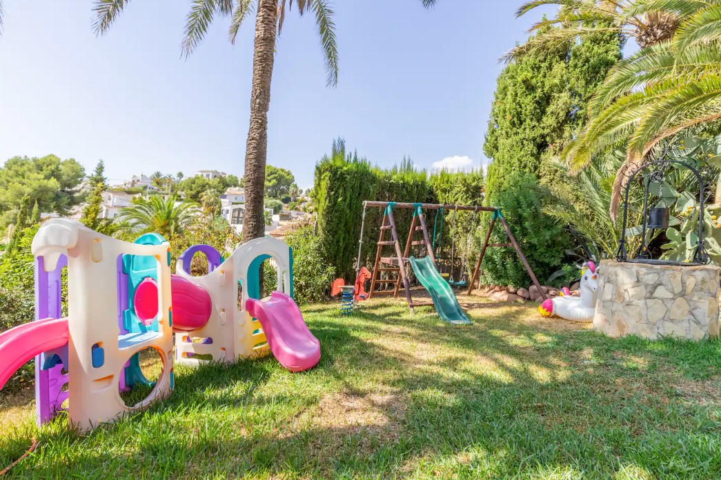  Chalet en venta directa con Plusvillas – C4136* – Villa con 10 dormitorios y 5 baños en Moraira, (Costa Blanca), zona Moraira 