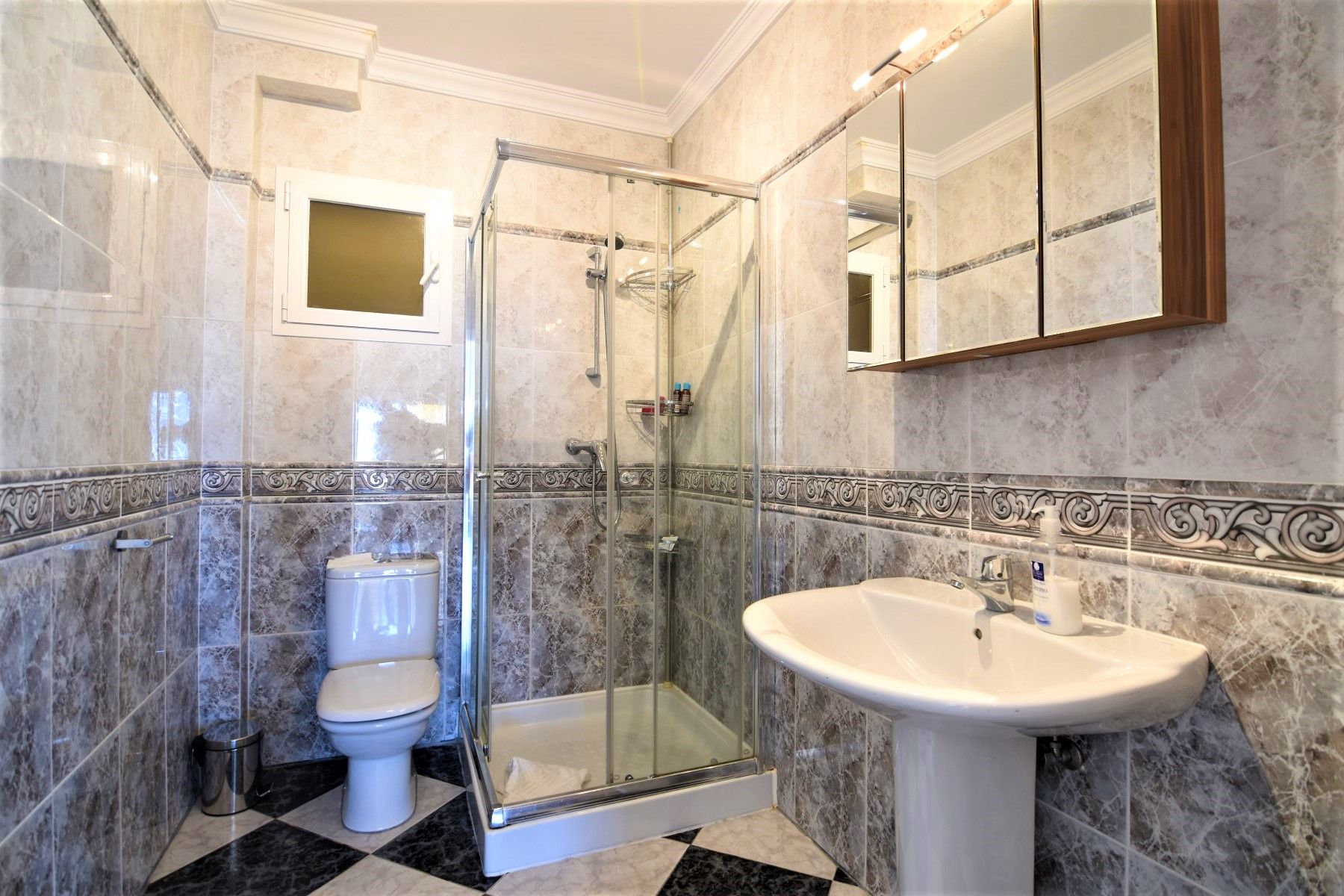  Chalet en venta directa con Plusvillas – C20008* – Villa con 4 dormitorios y 4 baños en Calpe, (Costa Blanca), zona Tosal de la Cometa 