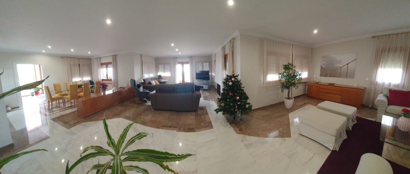  Chalet en venta directa con Plusvillas – C23088* – Villa con 5 dormitorios y 5 baños en Calpe, (Costa Blanca), zona Calpe 