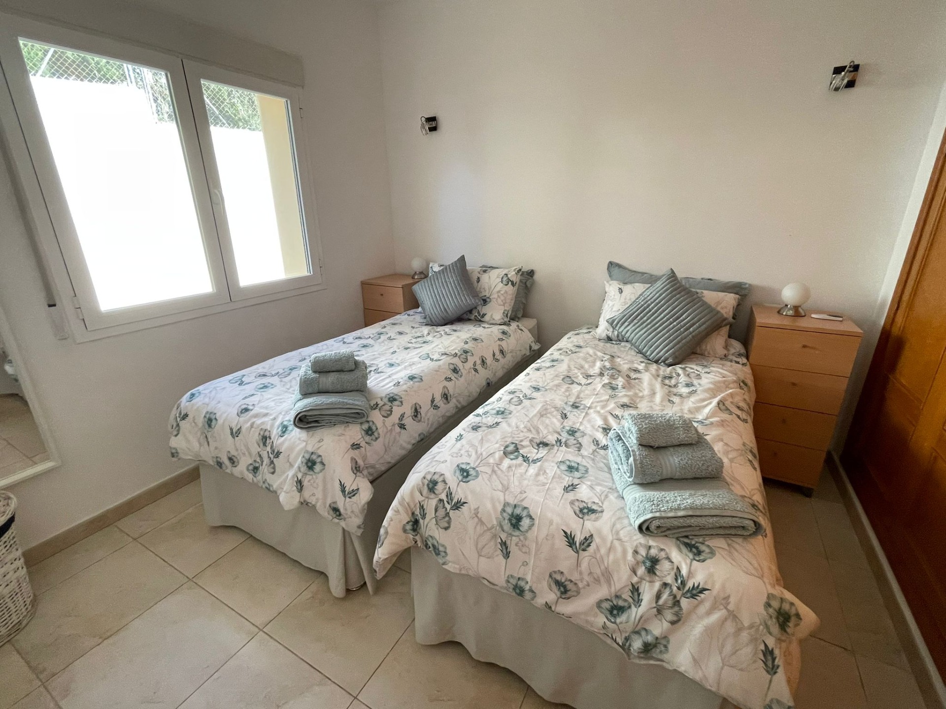  Chalet en venta directa con Plusvillas – C23082* – Villa con 4 dormitorios y 3 baños en Benissa, (Costa Blanca), zona Fanadix 
