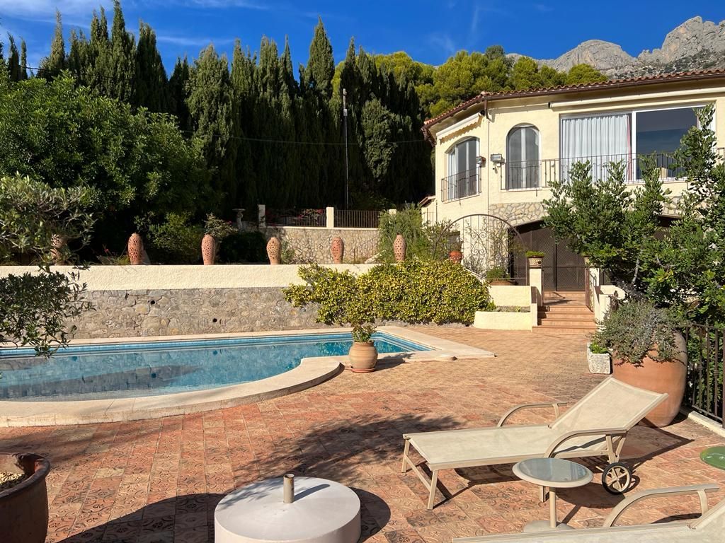  Chalet en venta directa con Plusvillas – C16301* – Villa con 5 dormitorios y 5 baños en Altea la Vella, (Costa Blanca), zona  