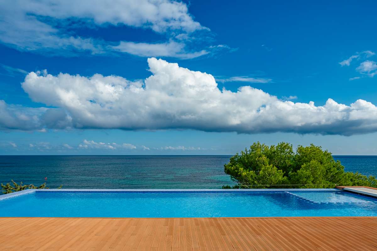  Chalet en venta directa con Plusvillas – C22035* – Villa con 5 dormitorios y 5 baños en Calpe, (Costa Blanca), zona Calpe 