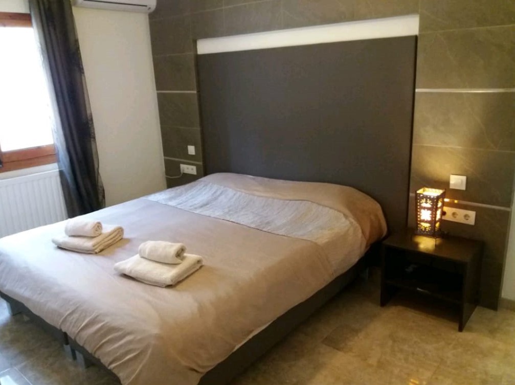  Chalet en venta directa con Plusvillas- C965- Bonita casa reformada con 5 dormitorios con vistas al mar, Calpe, zona Canuta (Costa Blanca) 