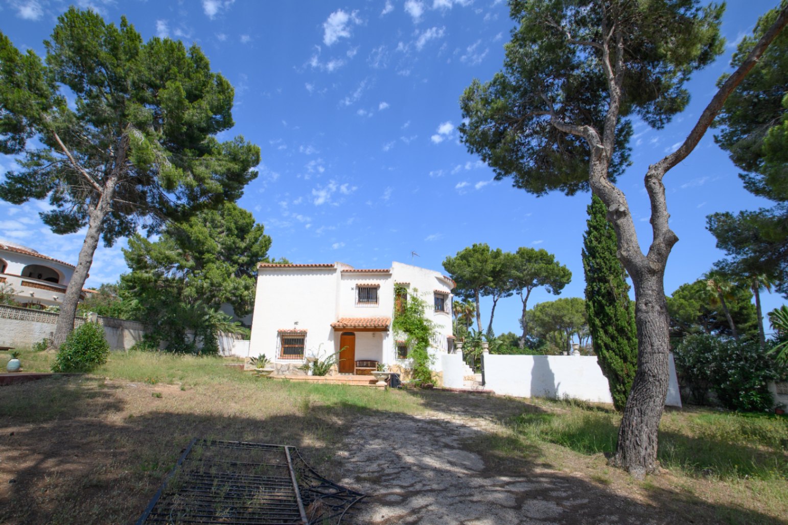  Chalet en venta directa con Plusvillas – C36302* – Villa con 5 dormitorios y 3 baños en Benissa, (Costa Blanca), zona  