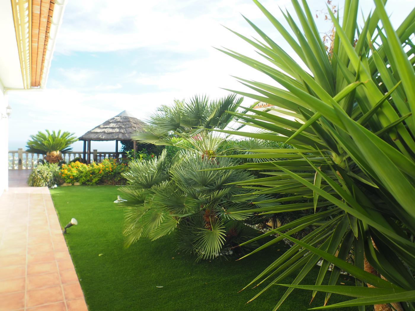  Chalet en venta directa con Plusvillas – C19015* – Villa con 4 dormitorios y 3 baños en Moraira-Teulada, (Costa Blanca), zona Benimeit 