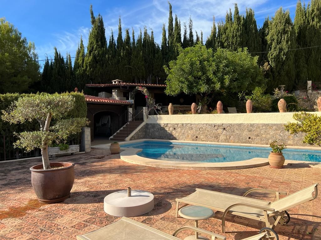  Chalet en venta directa con Plusvillas – C16301* – Villa con 5 dormitorios y 5 baños en Altea la Vella, (Costa Blanca), zona  