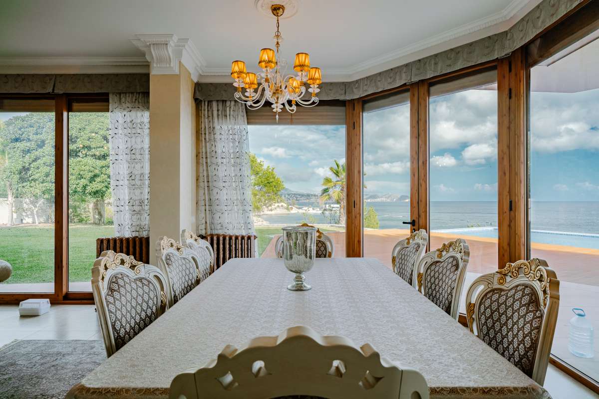  Chalet en venta directa con Plusvillas – C22035* – Villa con 5 dormitorios y 5 baños en Calpe, (Costa Blanca), zona Calpe 