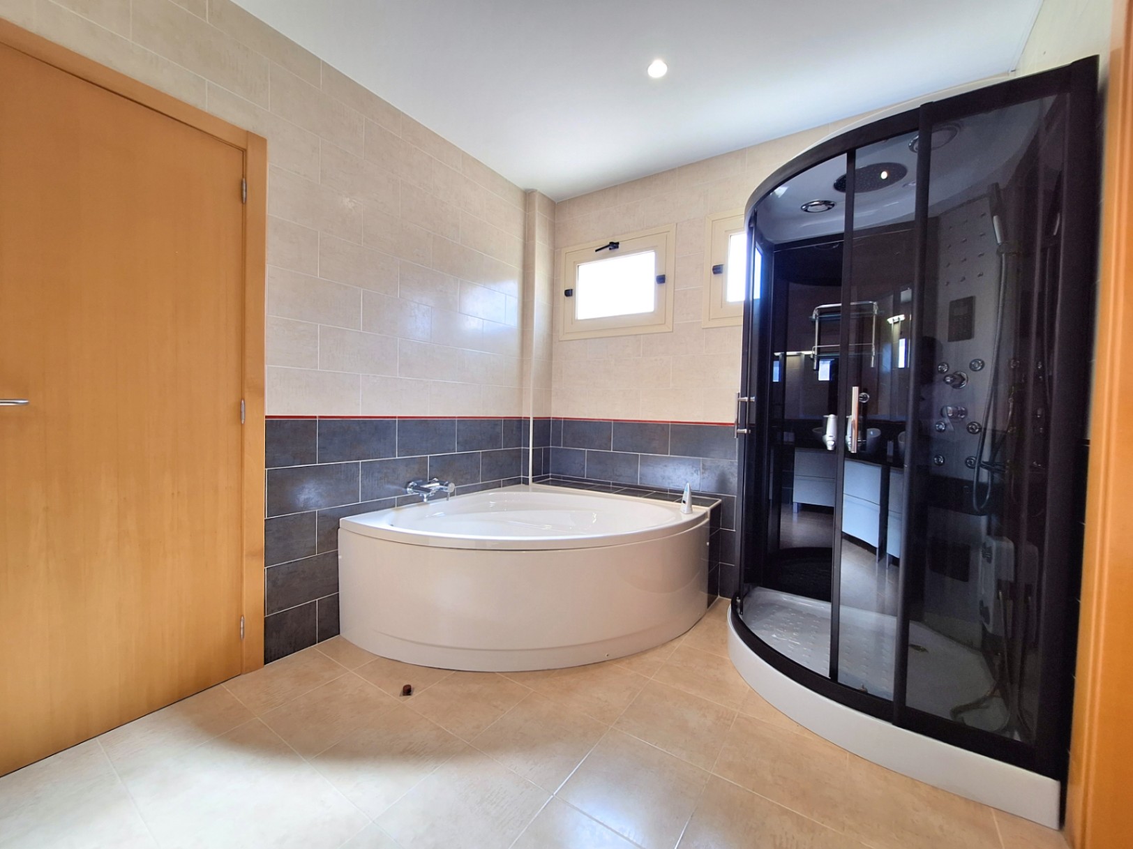  Chalet en venta directa con Plusvillas – C35041* – Villa con 6 dormitorios y 4 baños en Calpe, (Costa Blanca), zona Zona Residencial 