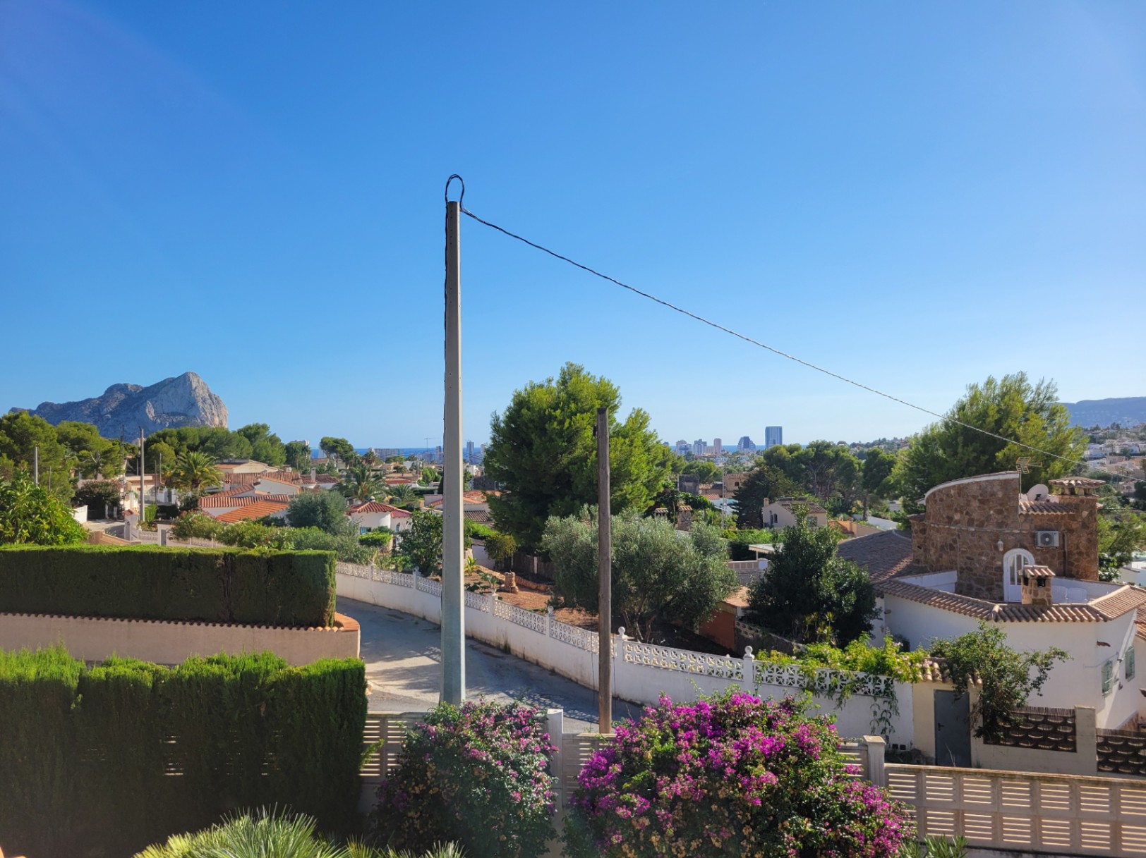  Chalet en venta directa con Plusvillas – C34020* – Villa con 3 dormitorios y 3 baños en Calpe, (Costa Blanca), zona Gran Sol 