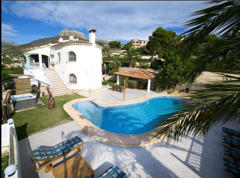  Chalet en venta directa con Plusvillas- C965- Bonita casa reformada con 5 dormitorios con vistas al mar, Calpe, zona Canuta (Costa Blanca) 
