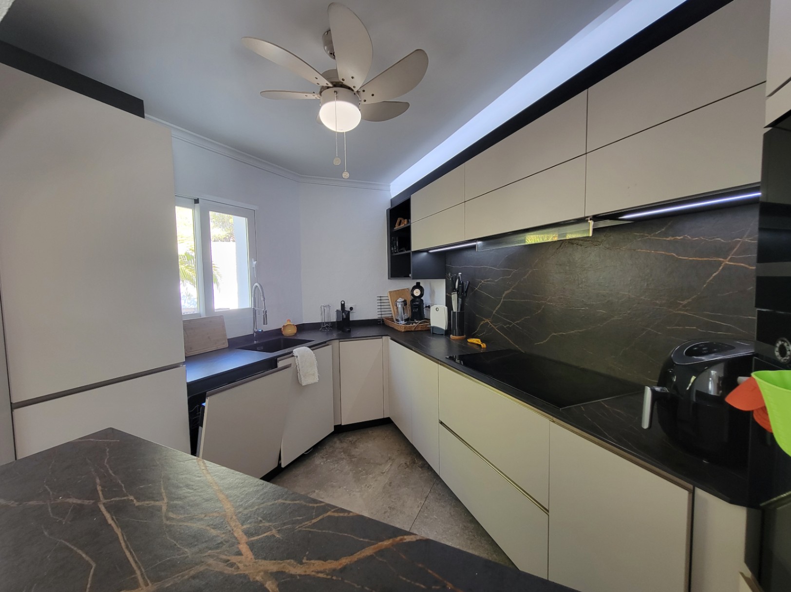  Chalet en venta directa con Plusvillas – C34020* – Villa con 3 dormitorios y 3 baños en Calpe, (Costa Blanca), zona Gran Sol 