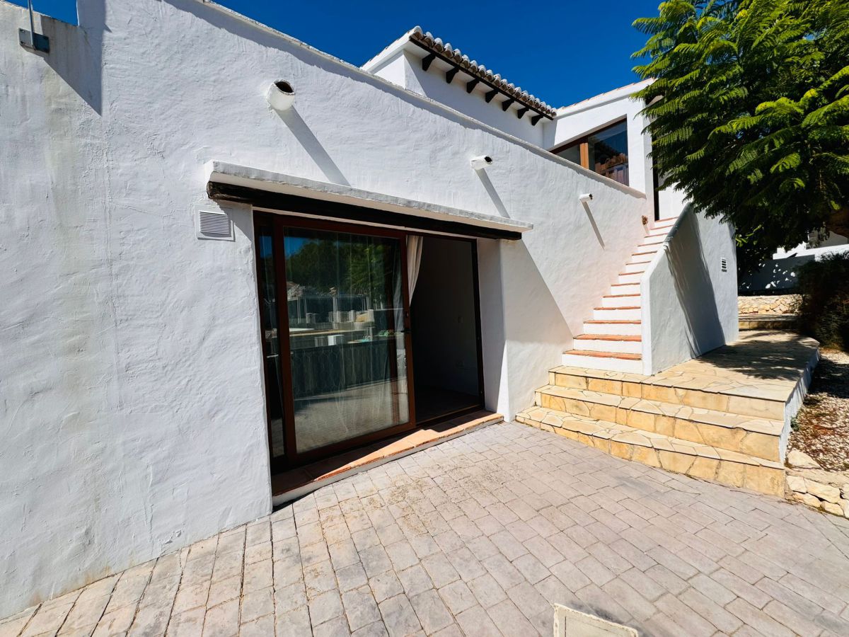  Chalet en venta directa con Plusvillas – C38019* – Villa con 3 dormitorios y 2 baños en Benissa, (Costa Blanca), zona La Fustera 