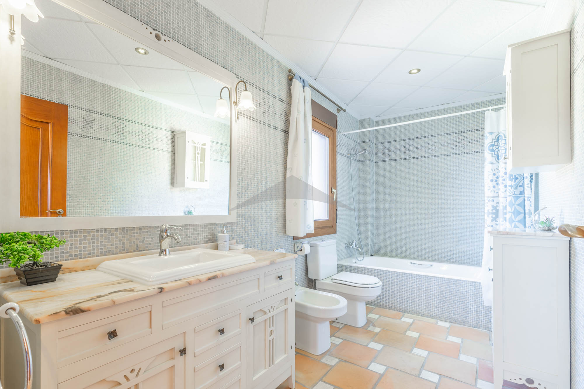  Chalet en venta directa con Plusvillas – C25283* – Villa con 4 dormitorios y 3 baños en Moraira, (Costa Blanca), zona El Portet 