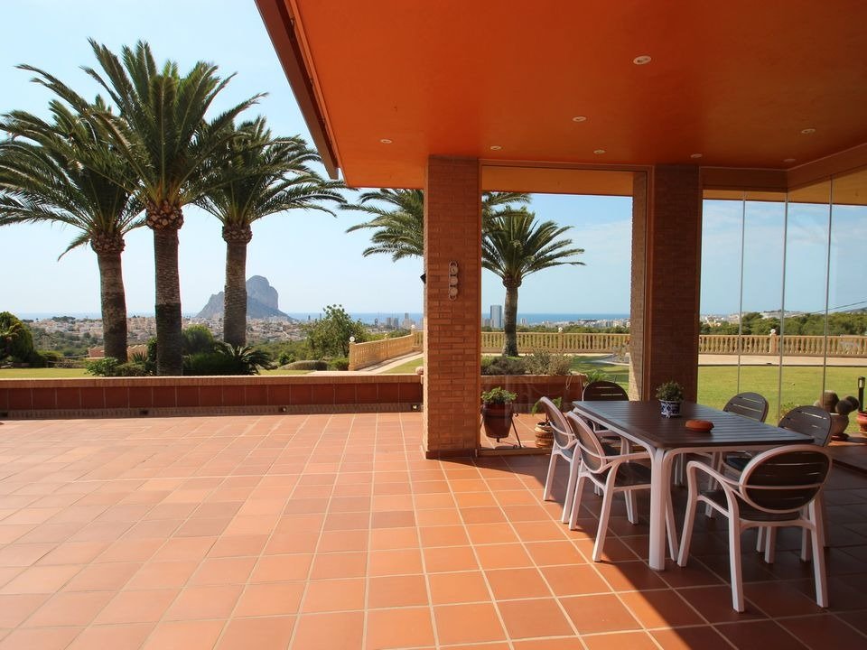  Chalet en venta directa con Plusvillas – C23088* – Villa con 5 dormitorios y 5 baños en Calpe, (Costa Blanca), zona Calpe 