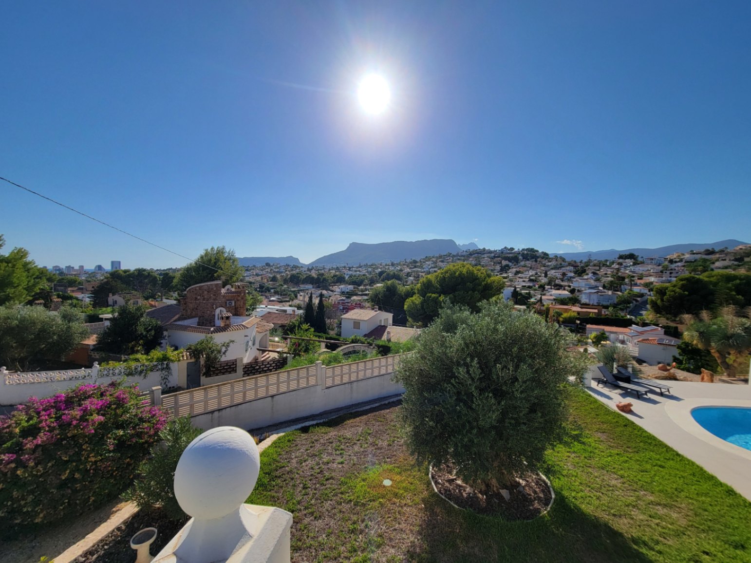  Chalet en venta directa con Plusvillas – C34020* – Villa con 3 dormitorios y 3 baños en Calpe, (Costa Blanca), zona Gran Sol 