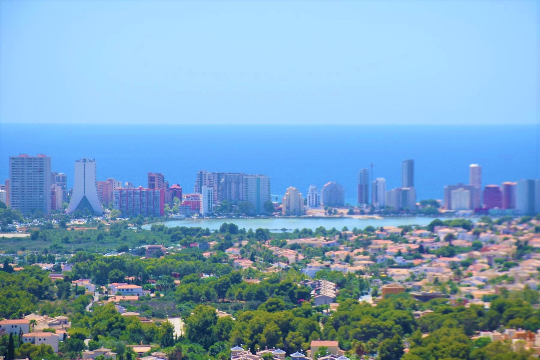  Chalet en venta directa con Plusvillas – C20008* – Villa con 4 dormitorios y 4 baños en Calpe, (Costa Blanca), zona Tosal de la Cometa 