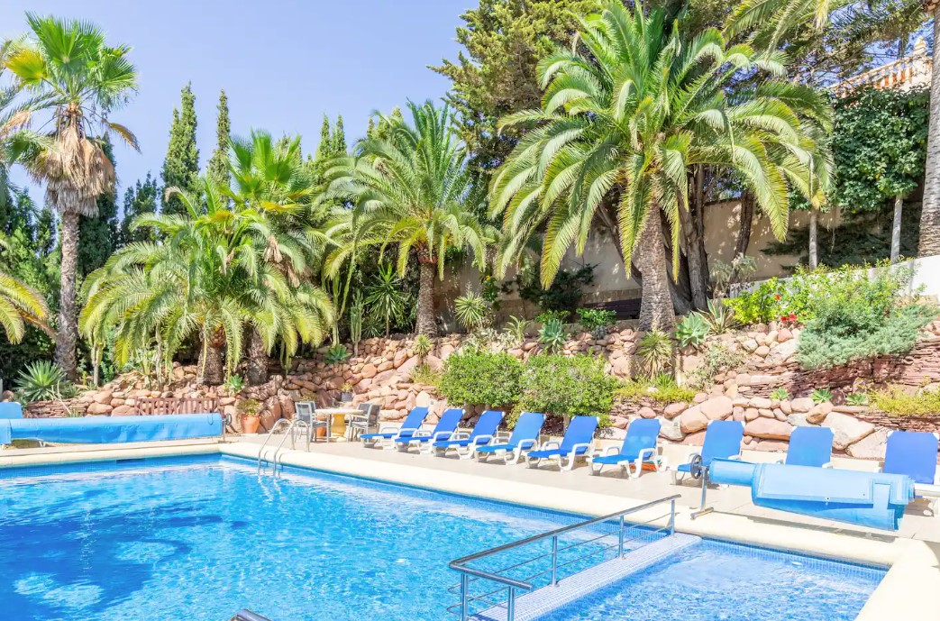  Chalet en venta directa con Plusvillas – C4136* – Villa con 10 dormitorios y 5 baños en Moraira, (Costa Blanca), zona Moraira 