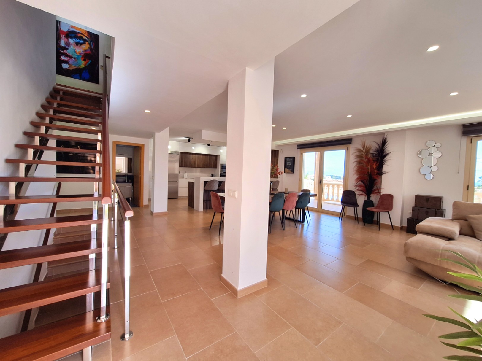  Chalet en venta directa con Plusvillas – C35041* – Villa con 6 dormitorios y 4 baños en Calpe, (Costa Blanca), zona Zona Residencial 