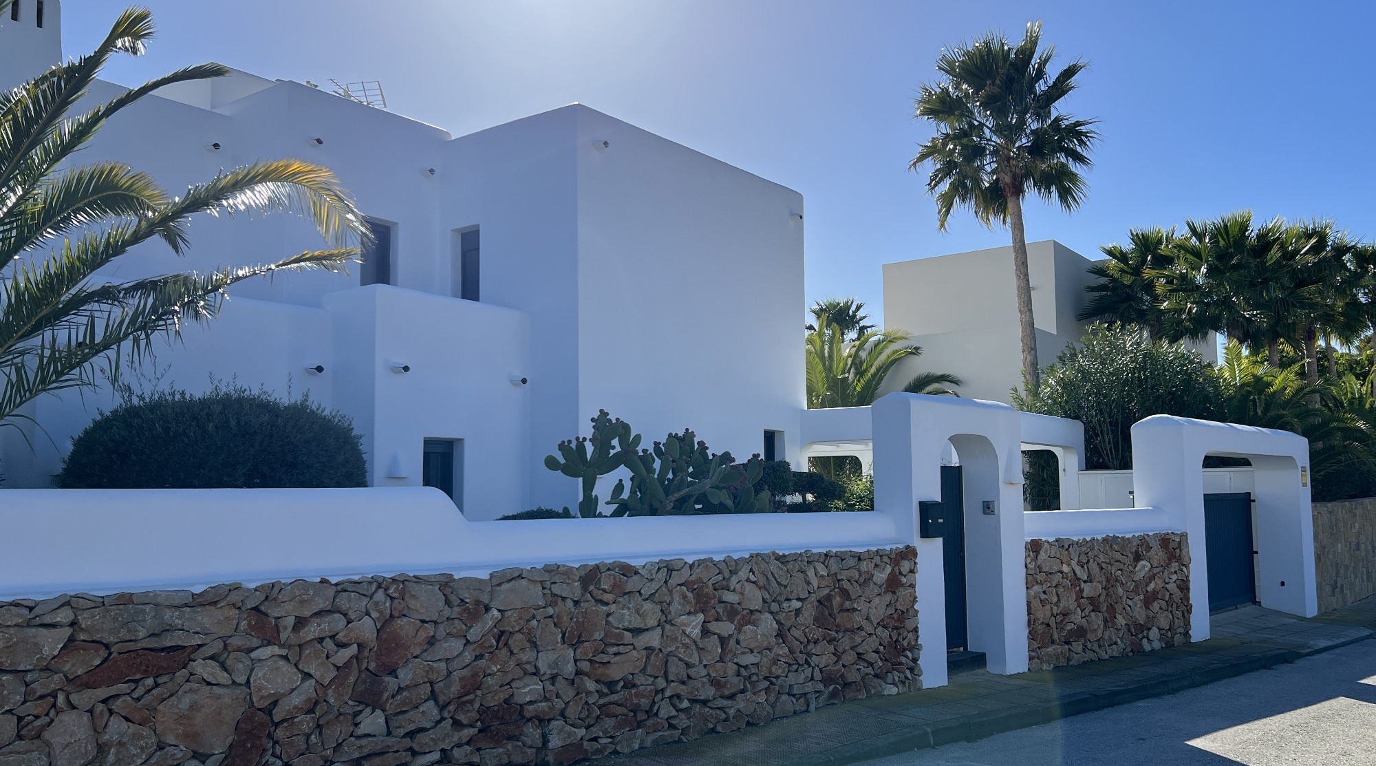  Chalet en venta directa con Plusvillas – C4140* – Villa con 3 dormitorios y 3 baños en Moraira, (Costa Blanca), zona La Sabatera 