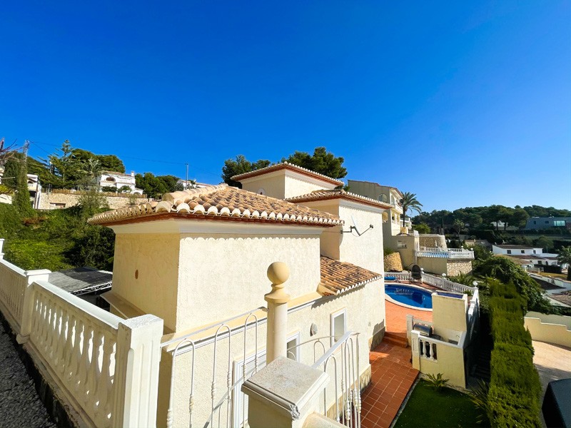  Chalet en venta directa con Plusvillas - C579 - Villa de 3 dormitorios con vistas al mar en la costa de Benissa (Costa Blanca) 