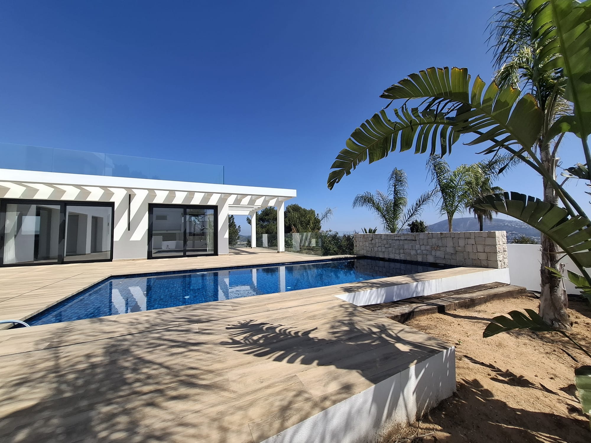  Villa en venta directa con Plusvillas- C47*-Villa de nueva construcción con 4 dormitorios y vistas al mar en Moraira (Costa Blanca) 