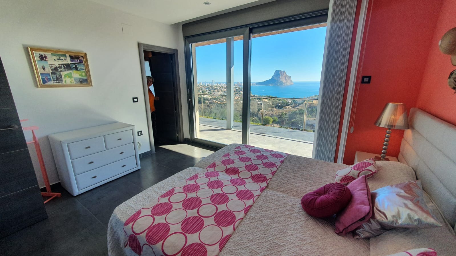  Chalet en venta directa con Plusvillas – C23077* – Villa con 5 dormitorios y 8 baños en Calpe, (Costa Blanca), zona Maryvilla 