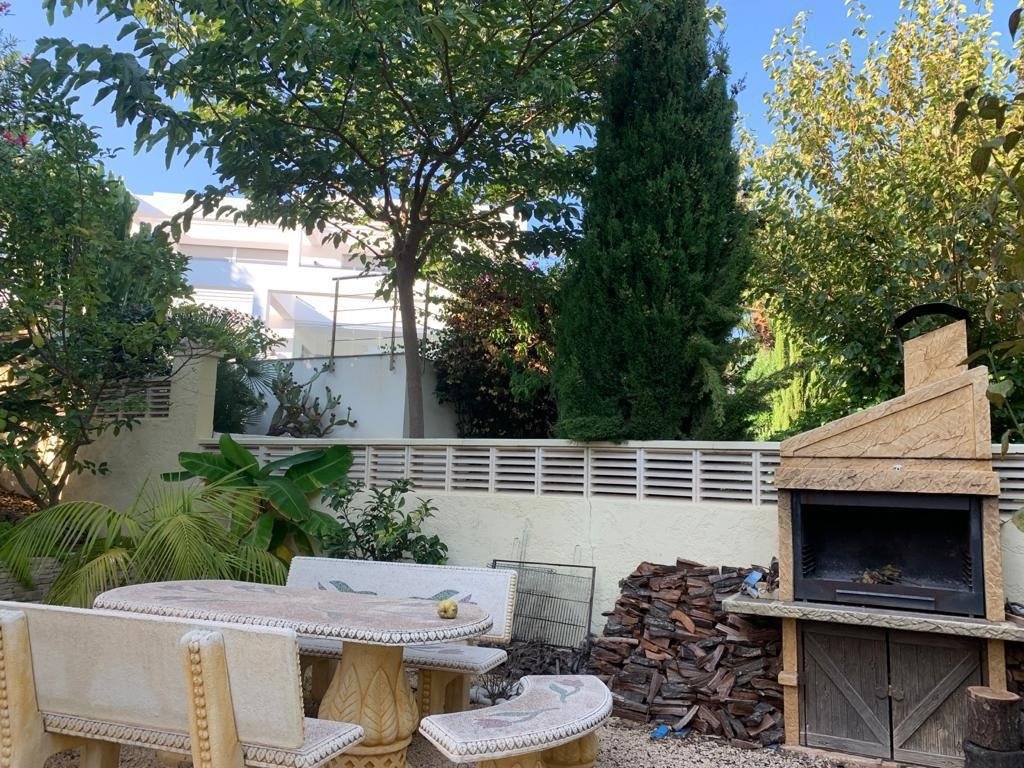  Chalet en venta directa con Plusvillas – C23048* – Villa con 4 dormitorios y 3 baños en Calpe, (Costa Blanca), zona Garduix 