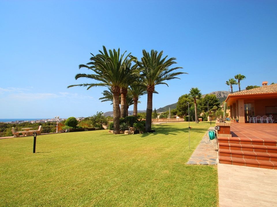  Chalet en venta directa con Plusvillas – C23088* – Villa con 5 dormitorios y 5 baños en Calpe, (Costa Blanca), zona Calpe 