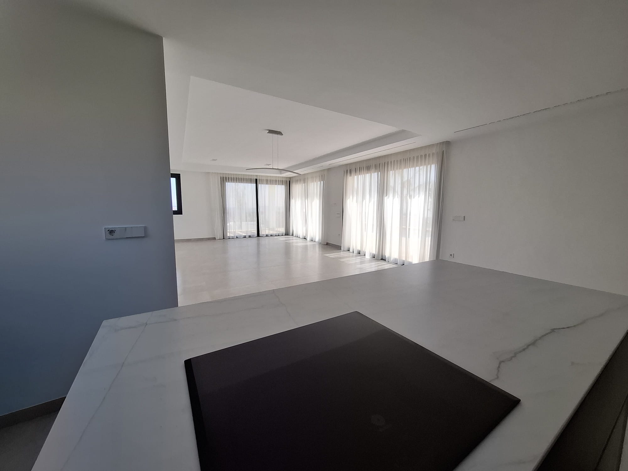  Villa en venta directa con Plusvillas- C47*-Villa de nueva construcción con 4 dormitorios y vistas al mar en Moraira (Costa Blanca) 