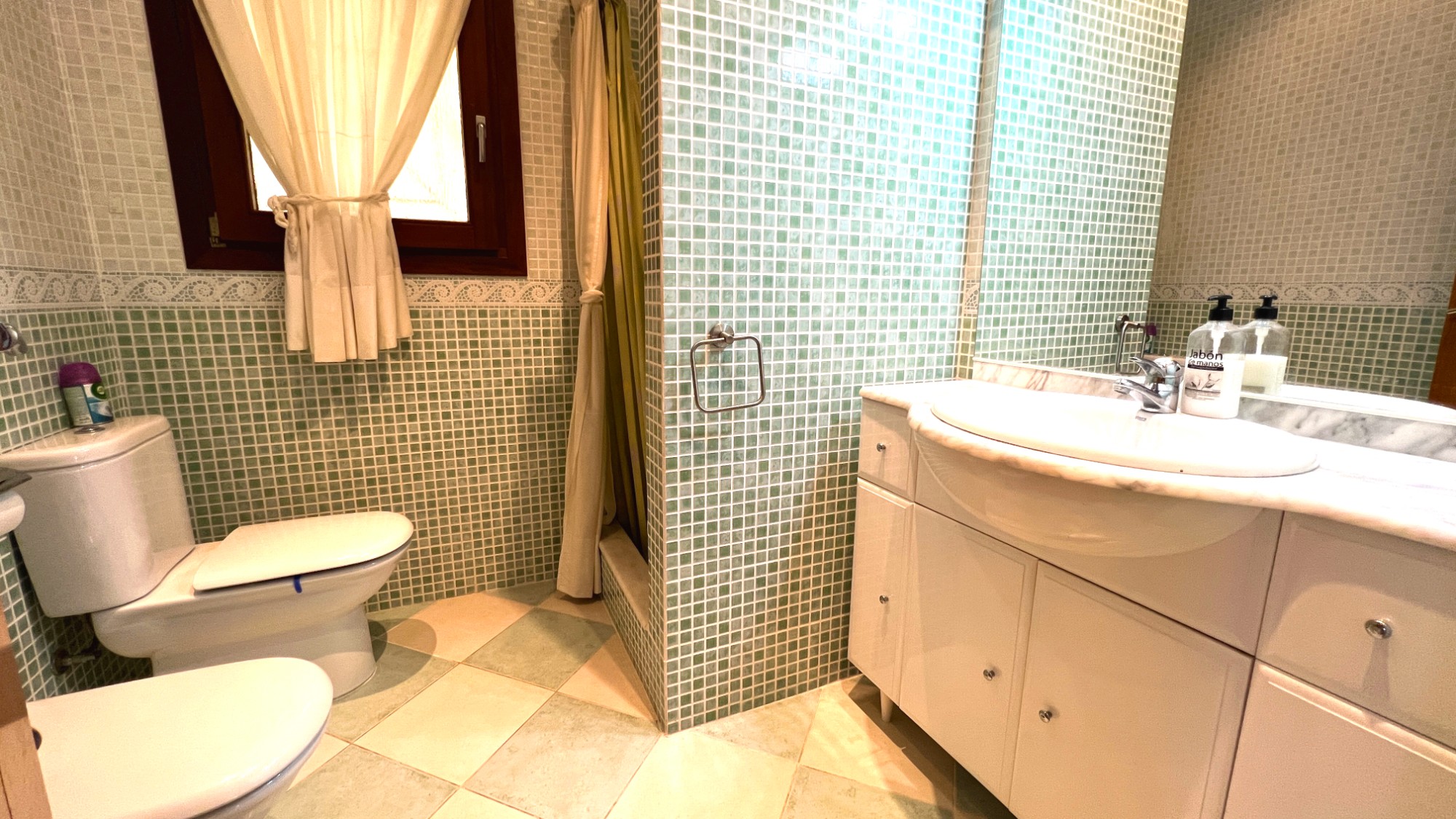  Chalet en venta directa con Plusvillas – C4166* – Villa con 6 dormitorios y 4 baños en Benissa Costa, (Costa Blanca), zona Baladrar 