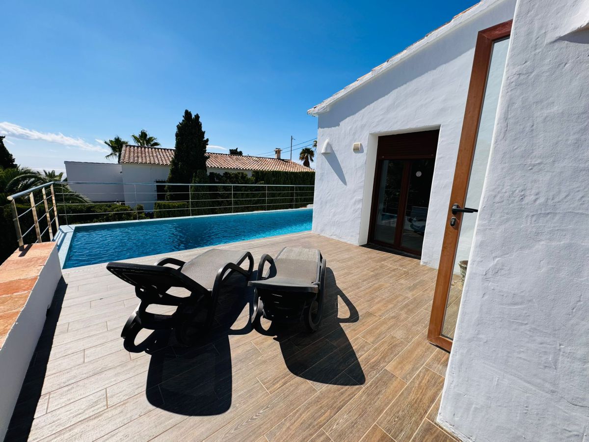  Chalet en venta directa con Plusvillas – C38019* – Villa con 3 dormitorios y 2 baños en Benissa, (Costa Blanca), zona La Fustera 