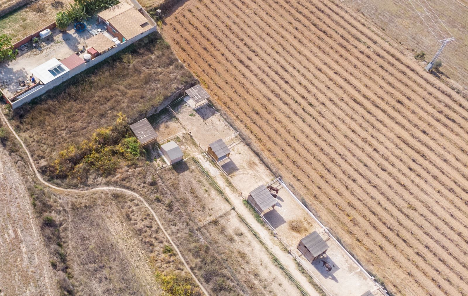  Chalet en venta directa con Plusvillas – C27018* – Villa con 2 dormitorios y 2 baños en Teulada, (Costa Blanca), zona Campo 