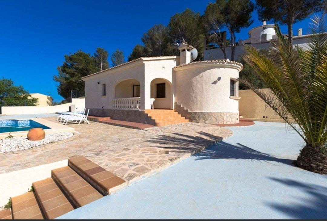  Chalet en venta directa con Plusvillas – C26041* – Villa con 3 dormitorios y 1 baños en Calpe, (Costa Blanca), zona  