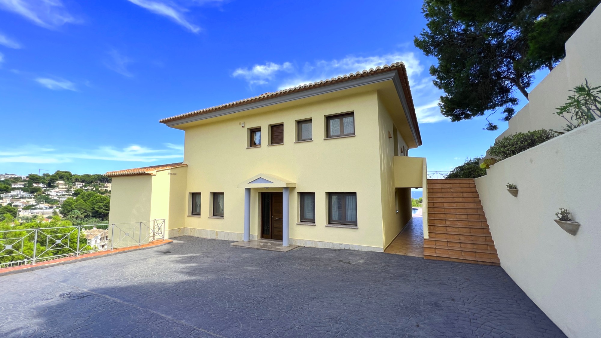  Chalet en venta directa con Plusvillas – C4166* – Villa con 6 dormitorios y 4 baños en Benissa Costa, (Costa Blanca), zona Baladrar 