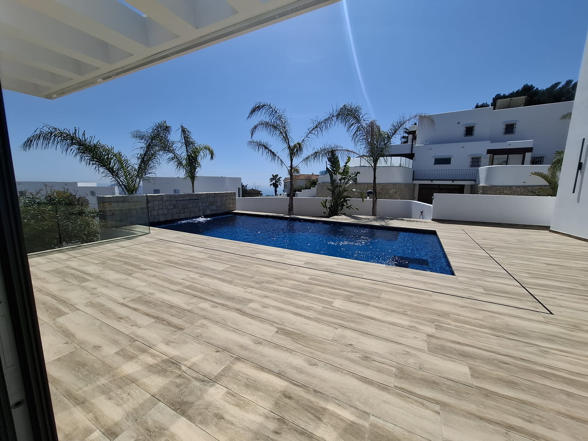  Villa en venta directa con Plusvillas- C47*-Villa de nueva construcción con 4 dormitorios y vistas al mar en Moraira (Costa Blanca) 