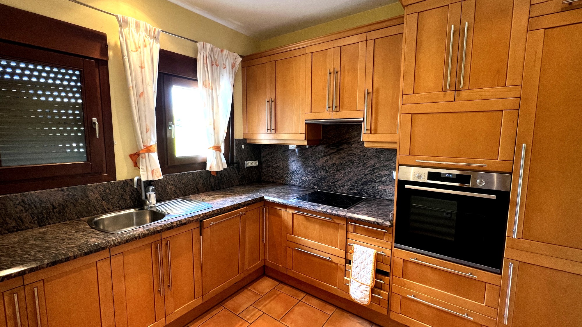  Chalet en venta directa con Plusvillas – C4166* – Villa con 6 dormitorios y 4 baños en Benissa Costa, (Costa Blanca), zona Baladrar 