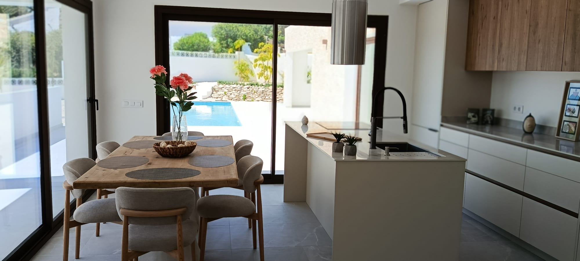  Chalet en venta directa con Plusvillas – C36303* – Villa con 4 dormitorios y 2 baños en Moraira, (Costa Blanca), zona  