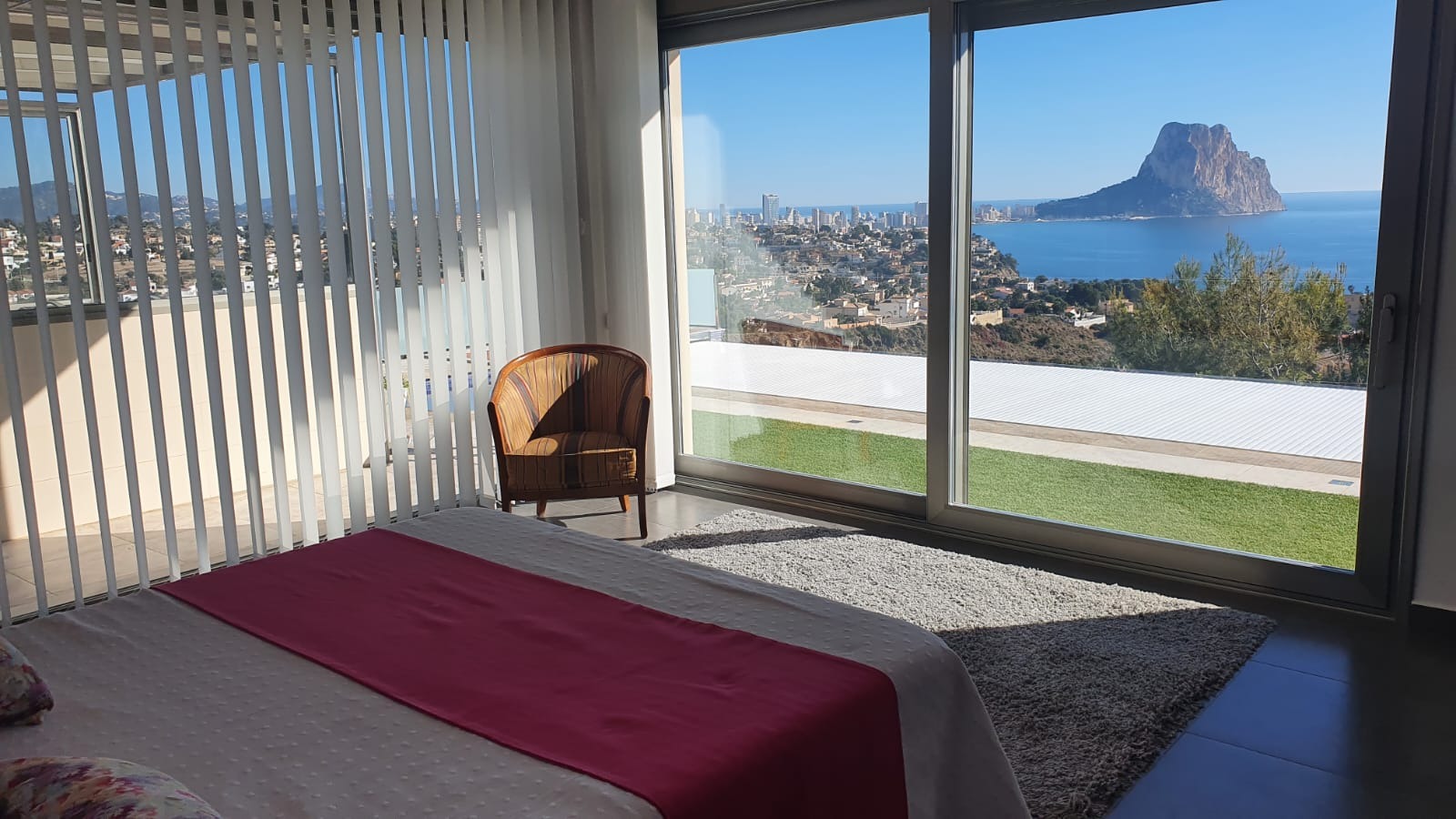  Chalet en venta directa con Plusvillas – C23077* – Villa con 5 dormitorios y 8 baños en Calpe, (Costa Blanca), zona Maryvilla 