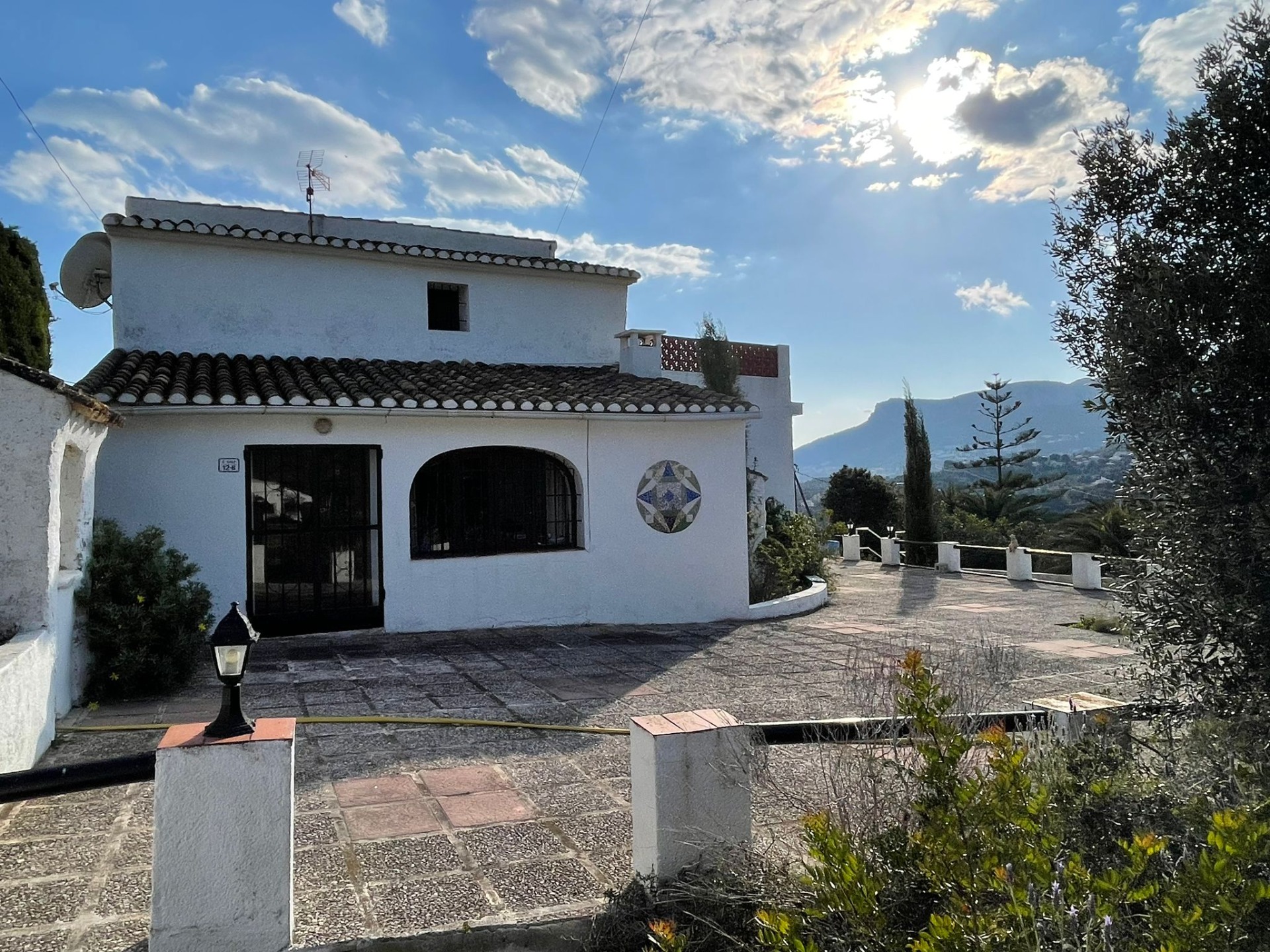  Chalet en venta directa con Plusvillas – C23083* – Villa con 3 dormitorios y 1 baños en Calpe, (Costa Blanca), zona Tosal de cometa 